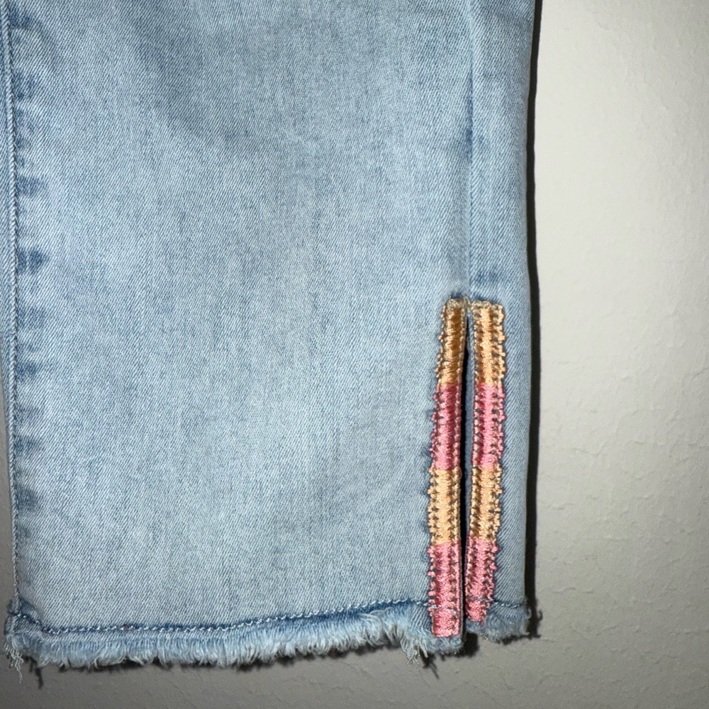 Tribal Embroidered Side-Slit Audrey Capri Jeans 8 - Picture 6 of 9